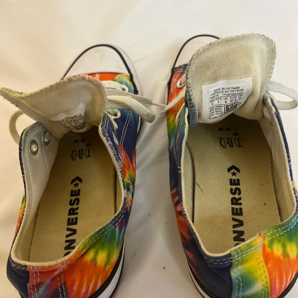 Tie dye converse size 7 - Picture 5 of 6